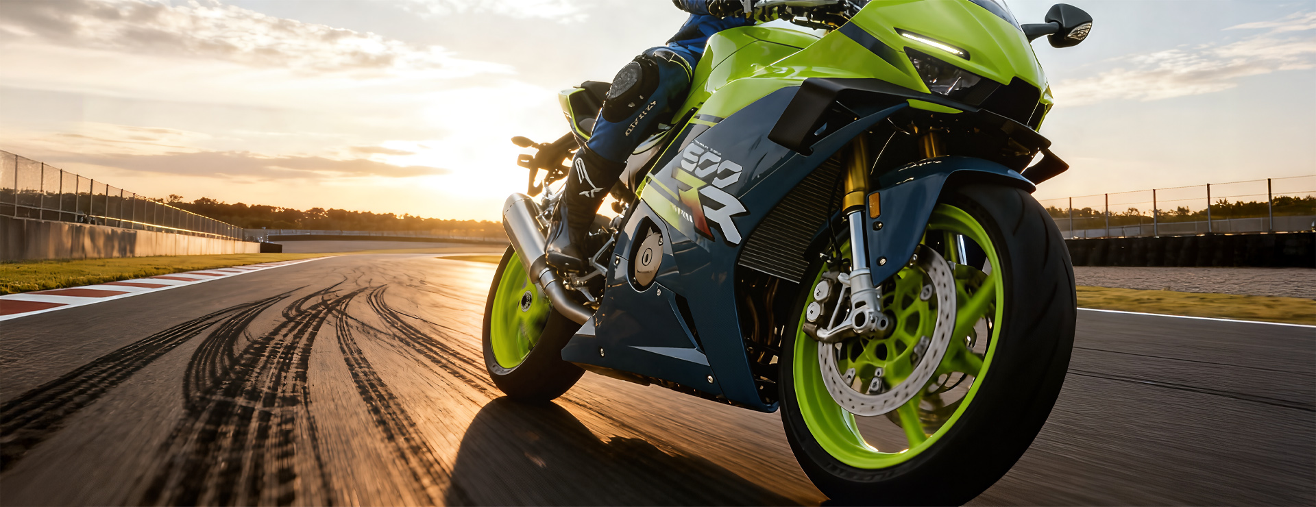Powertrain: High-Revving Inline-4 Engine
